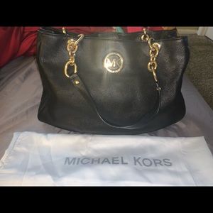Michael Kors black leather purse w/ gold chain